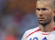 开云下载-字母哥数据全面爆炸，NBA季后赛之夜的独舞与传奇