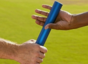 开云APP-雷霆防线被冲垮，米切尔攻防转换核心如何引领深圳队取胜