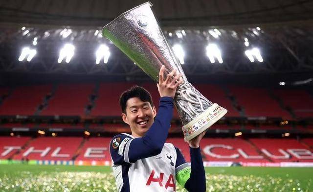 包含西班牙碾压英格兰，孙兴慜关键制胜的词条