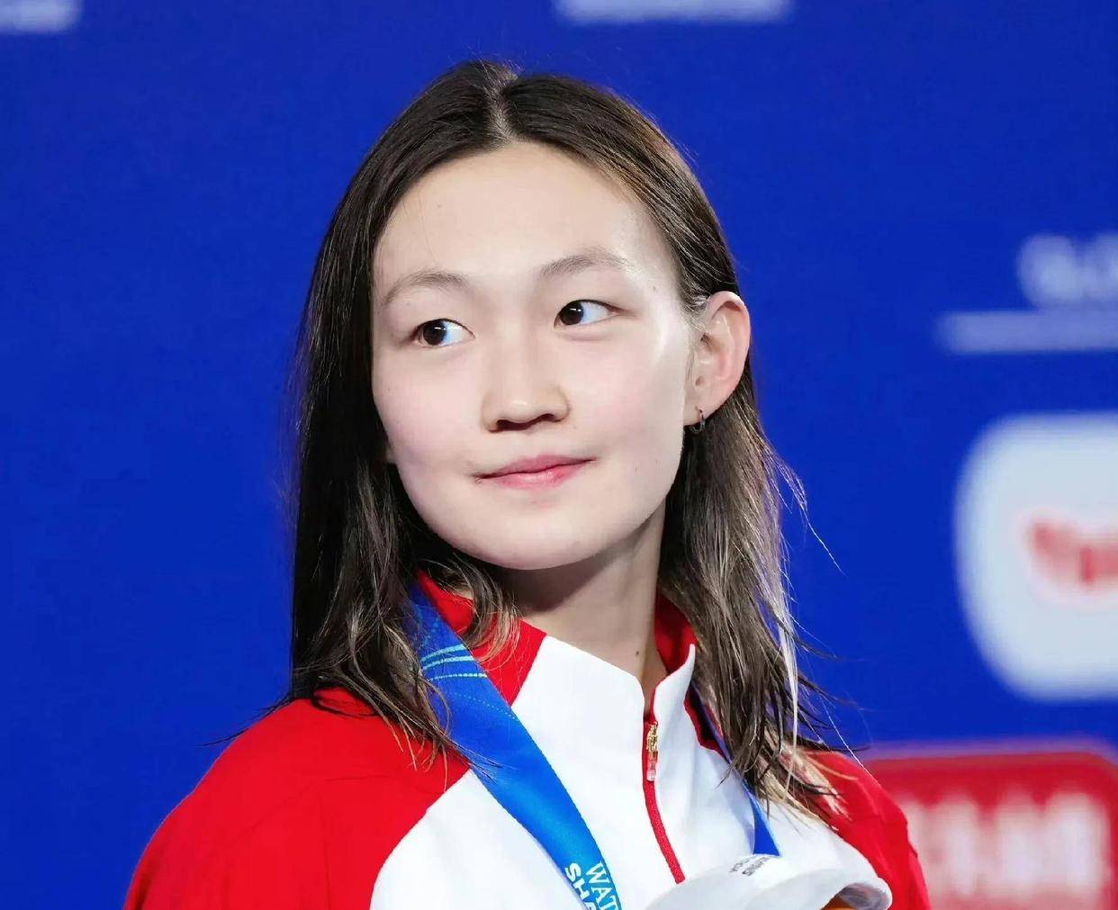 游泳项目女选手破纪录夺得奖牌