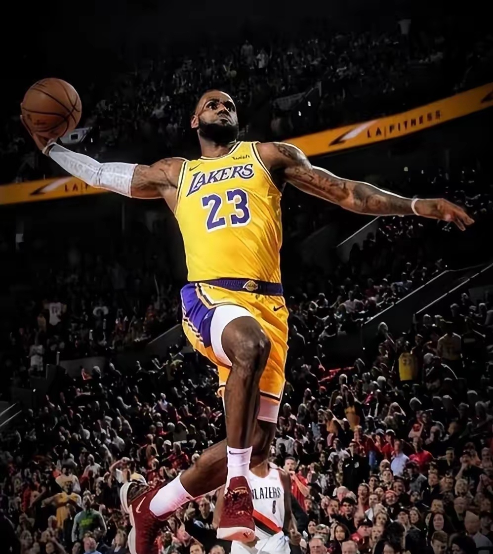 詹姆斯顶替科怀利昂尼,领先半个身位的简单介绍 詹姆斯顶替科怀利昂尼,领先半个身位的简单介绍