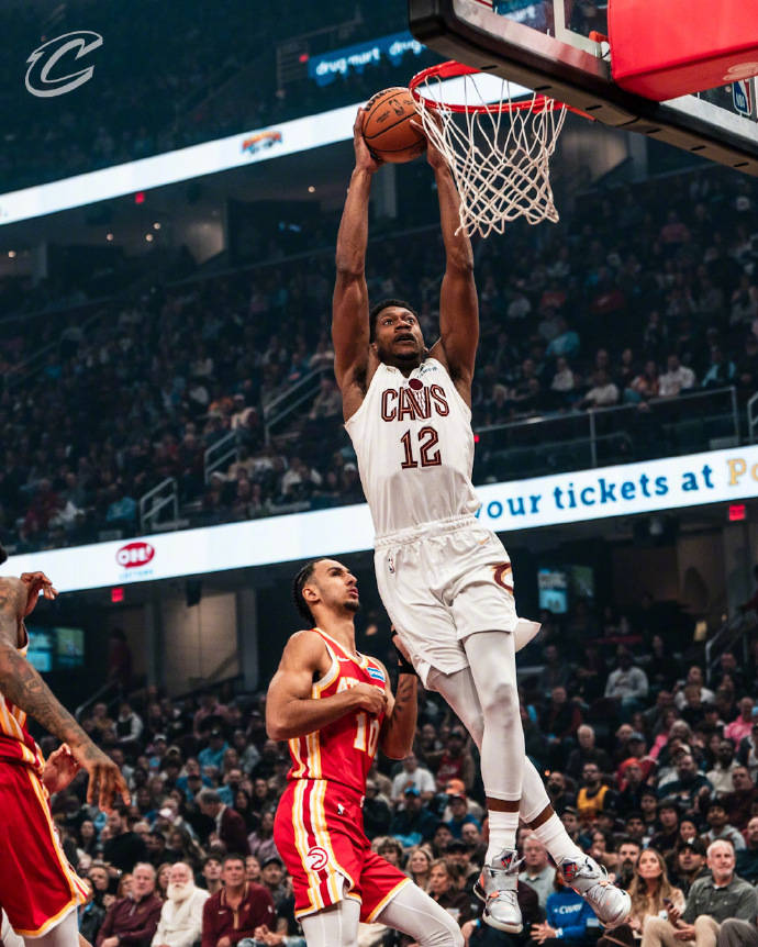 爵士客场不敌老鹰，米切尔砍下+成最大亮点的简单介绍