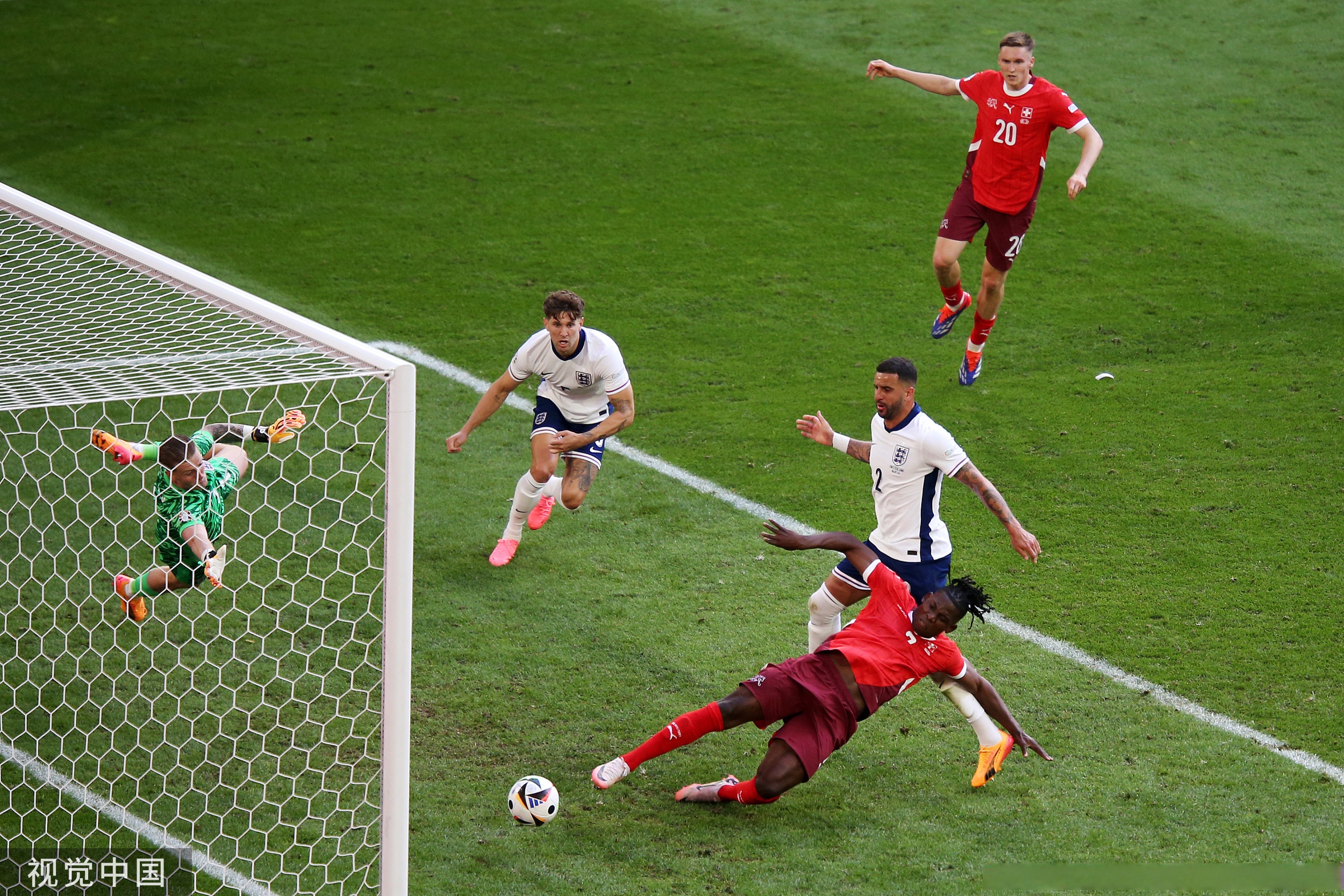 关于斯洛伐克战平俄罗斯，欧洲杯火爆开赛的信息