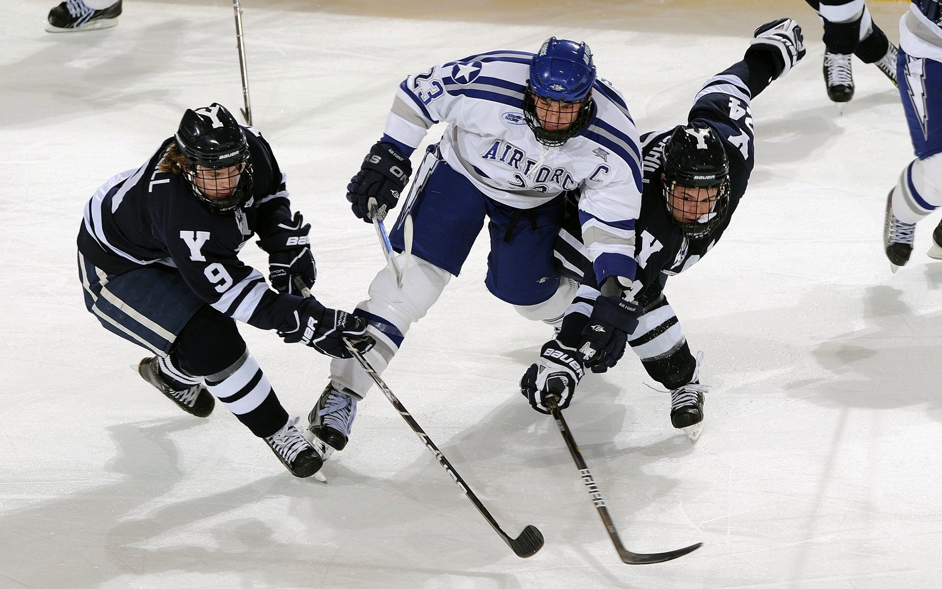浓眉带动全队节奏，尼克斯火力压制雄鹿