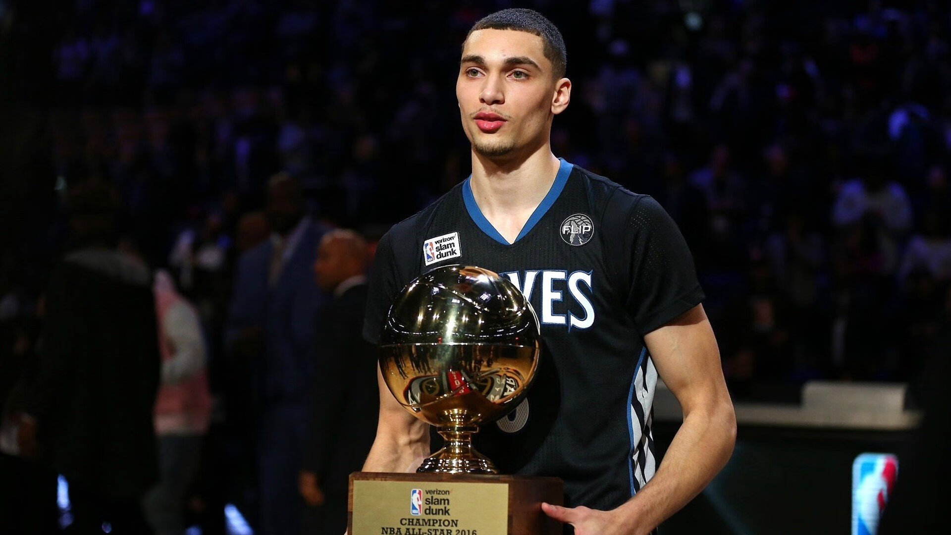 鹰击长空,利刃出鞘,利拉德末节狂飙导演逆转史诗