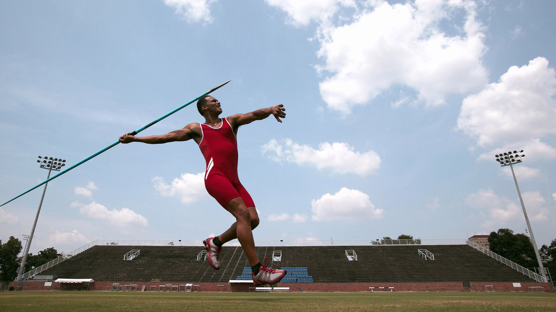 当狼群撕碎王权,利拉德在森林尽头吹响的审判号角