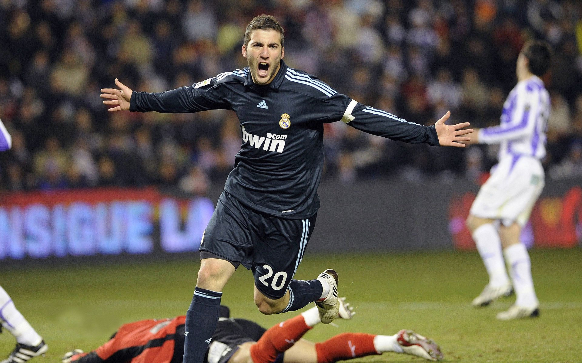 冰岛奇迹的延续,皇家社会如何带走冰岛精神,萨拉赫的关键制胜启示