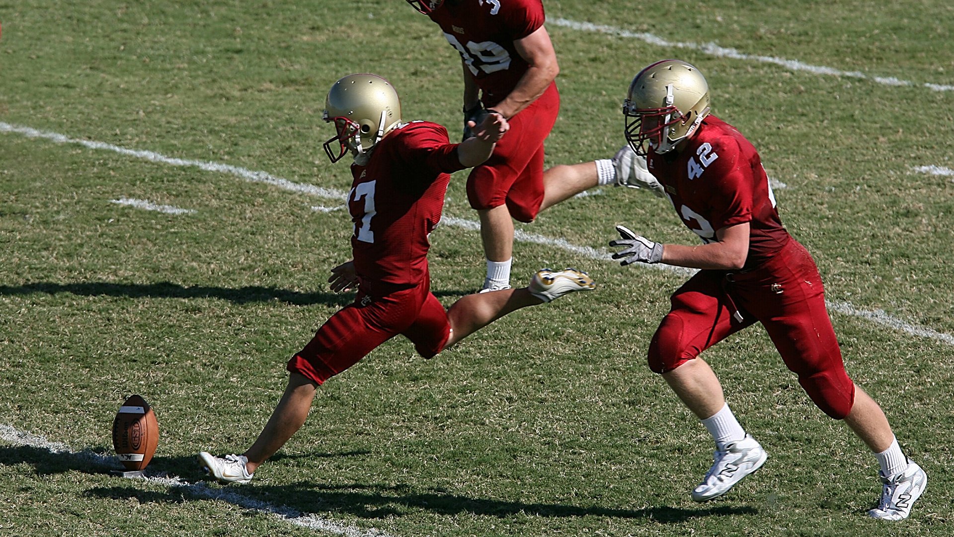 从巴黎到波哥大，阿尔瓦雷斯刷新纪录之夜，哥伦比亚足球的翻盘启示录